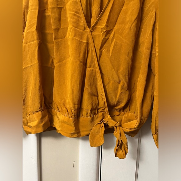 Madewell Wrap V-Neck Blouse - Picture 5 of 6